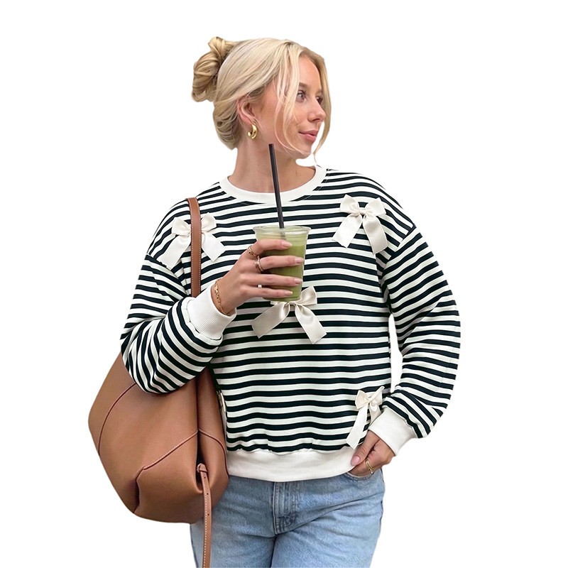 Sweatshirt Retro Bergaris Leng - Winter Clothing Types ulasan dan harga